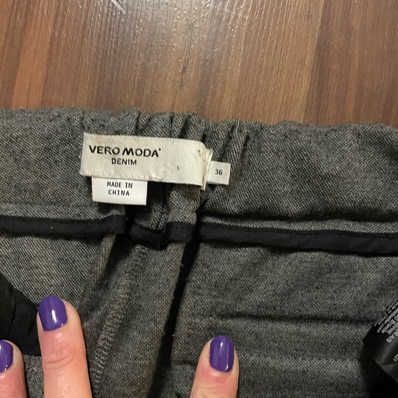 Vero Moda Pants. Size 36. - Picture 2 of 2